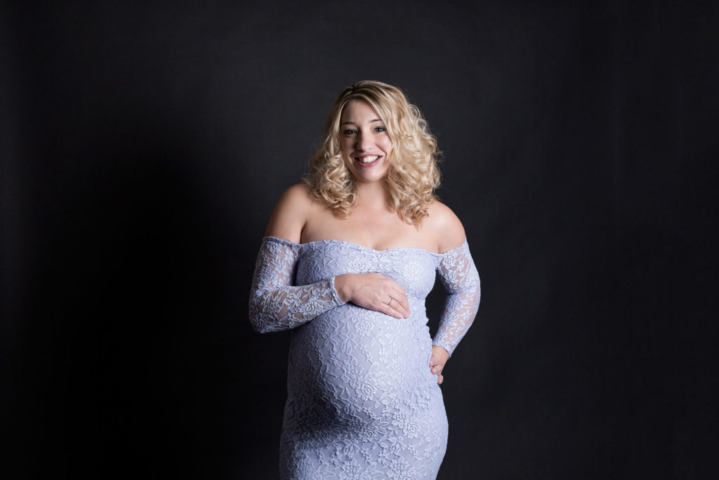 séance photo pro de femme enceinte en studio à Fraize